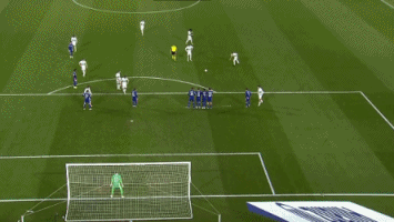 B席48次英超助攻超越阿圭罗，曼城队史仅次于丁丁和D席